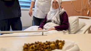 Bursa'da 77 yaşındaki kadının safra kesesinden 213 adet taş çıktı