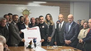 Bursa'da AK Parti'ye 800 yeni üye katıldı