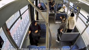 Bursa'da otobüste fenalaşan yolcu, yolcularla beraber hastaneye gitti