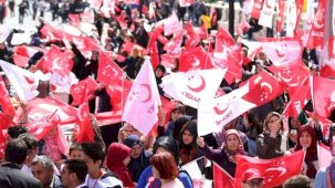 Bursa'da Papa'ya protestolu karşılama