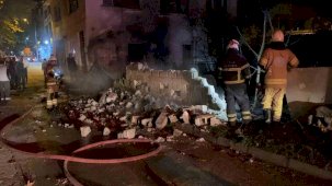 Bursa’da tek katlı ev alev alev yandı