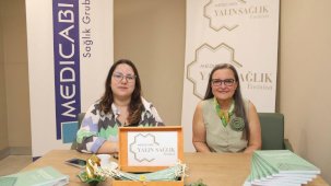 Bursa'da “Yalın Hastane” imza günü yoğun ilgi gördü