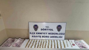 Çaldıkları altın dolu keseyi toprağa sakladılar