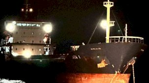 Çanakkale Boğazı’ndan geçen kuru yük gemisi makine arızası yaptı