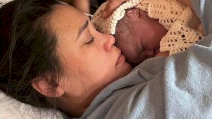 Danimarka'da bebekler ebevenylik testleriyle ailelerinden alınıyor