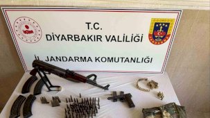 Diyarbakır’da jandarma operasyonlarında çok sayıda silah ve mühimmat ele geçirildi