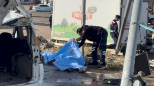 Diyarbakır’da tır ve iki aracı biçti: 2 ölü, 3 yaralı