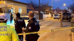 Erzincan’da bir evde baba ve oğlu silahla vurulmuş halde ölü bulundu