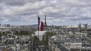 Fransa’da tartışmalı emeklilik reformu askıya alındı