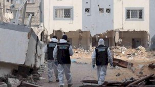 Gazze’de toplu şekilde defnedilen cenazeler kimlik tespiti için mezarlardan çıkarılmaya devam ediyor