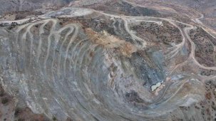 Göçük altında kalan işçiyi arama kurtarma çalışmaları 3’üncü gününde devam ediyor