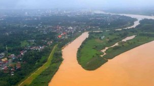 Güney Asya’daki sel ve toprak kaymalarında ölü sayısı 295’e yükseldi