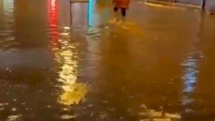 Hatay’da sağanak yağış caddeleri göle çevirdi