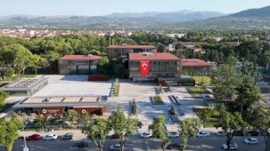 İnegöl'de 1000 üniversite öğrencisine maddi destek