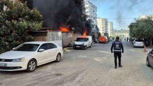 İş yerinde başlayan yangında alevler eve sıçradı
