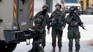 İsrail ordusu Batı Şeria'da her hafta yüzlerce Filistinliyi gözaltına alıyor