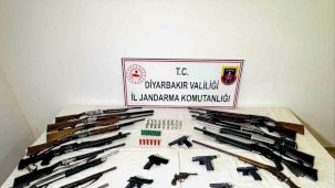 Jandarma ekiplerinden silah ve kaçakçılık operasyonu