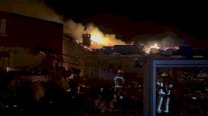 Kafede çıkan yangın işletmeyi küle çevirdi