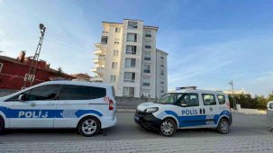 Karaman’da 5’inci kattan düşen öğretmen hayatını kaybetti