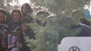 Kazada ölen yeğenini elleriyle toprağa veren amca, kazaya neden olan alkollü sürücünün cezalandırılmasını istiyor