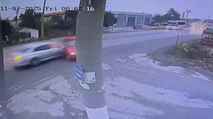 Kemalpaşa’da feci trafik kazası kamerada: 2 ölü, 4 yaralı