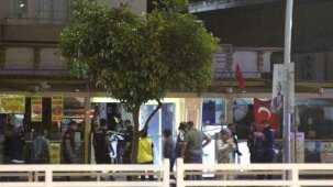 Kendisinden para isteyen akrabasını vurdu