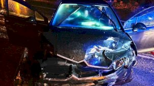 Kırklareli’nde yağışlı yolda zincirleme kaza: 3 araç birbirine girdi, 4 yaralı