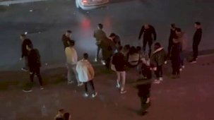 Kontrolünden çıkan otomobil direğe çarptı: 4 yaralı