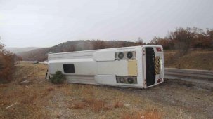 Konya’da öğrenci servisi devrildi: 31 yaralı