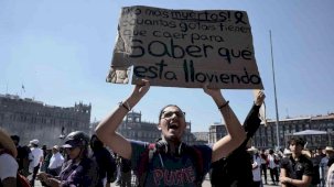 Meksika’da hükümet karşıtı protesto: 100’ü polis 120 yaralı