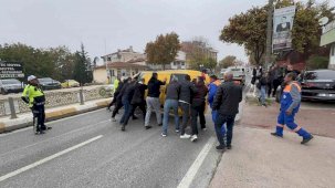 Metrelerce sürüklendi, emniyet kemeriyle hayatta tutundu