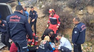 Muğla’da yolcu minibüsü devrildi: 13 yaralı