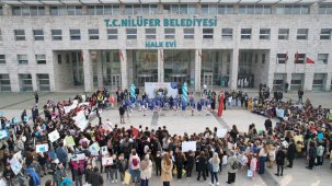 Nilüferli çocuklardan 'gelecek' için anlamlı yürüyüş