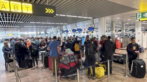 O havalimanında gidiş yönlü bütün uçuşlar iptal edildi