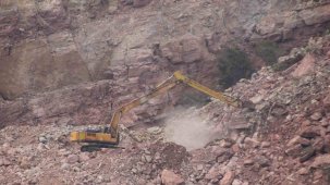 Ordu’da göçük altında kalan kamyon şoförü için yeniden arama çalışması başlatıldı