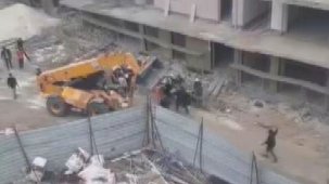 Ortalığın savaş alanına döndüğü kavga polisin havaya ateş açmasıyla son buldu