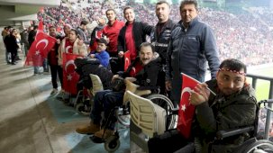 Osmangazi Belediyesi engelli bireylere milli maç heyecanı yaşattı