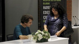 Özgür Mumcu Nilüfer’de okurlarıyla buluştu