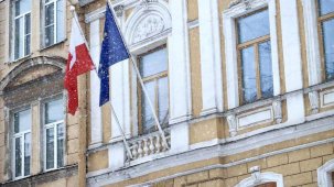 Polonya Rusya'daki son konsolosluğunu kapatıyor