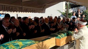 Rize’de ahşap yapının üzerlerine düşmesi sonucu ölen 2 kişi toprağa verildi