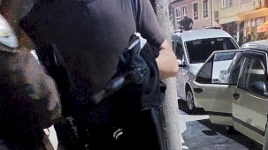 Sakarya’da polis uygulamasında ruhsatsız silah ele geçirildi