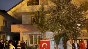 Sakaryalı şehidin baba ocağına Türk bayrağı asıldı