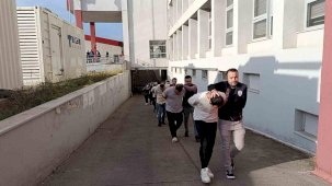 ‘Sazan Sarmalı’ şebekesi çökertildi: Mağdurlara 