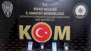 Sivas’ta kaçak tütün ve cep telefonu operasyonu: 5 gözaltı