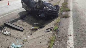 Takla atan otomobilden 2 kişi yaralı kurtuldu