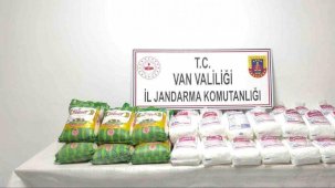 Van’da kaçak eşya ve gıda maddesi ele geçirildi