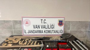 Van’da kaçak kazı yapan 5 kişi yakalandı, kemik parçaları ele geçirildi