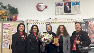 YASAV Nurten Kaya'yı yılın öğretmeni seçti