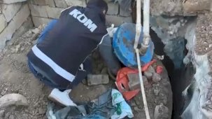 Yerin altına depolanan kaçak motorin için musluklu düzenek kurdular