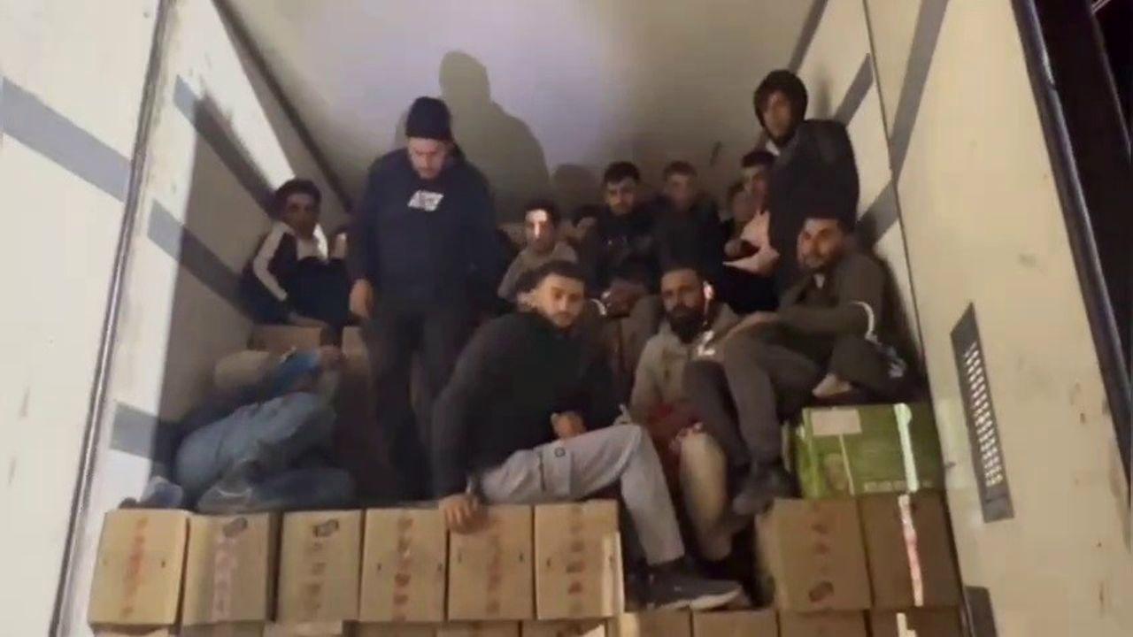 Tırın dorsesinden 16 göçmen çıktı, 2 organizatör tutuklandı